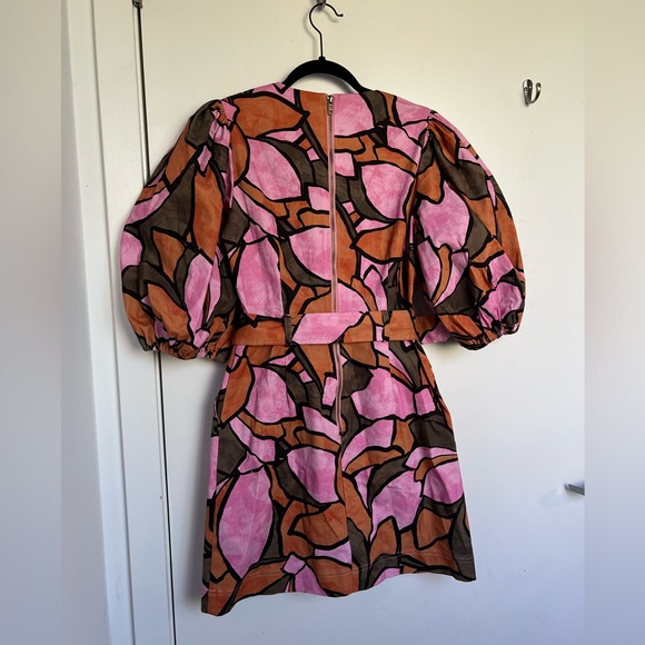 MINK PINK LORNA BELTED MINI DRESS - ABSTRACT - Picture 6 of 10